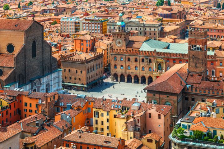 Hidden Gems of Bologna's Historic Center: City Exploration Game City  image