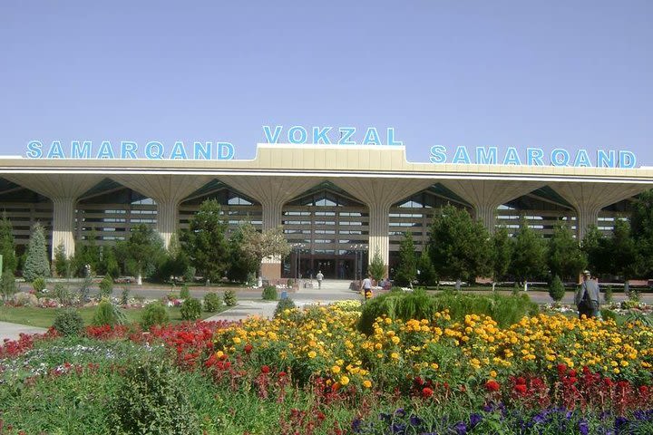 Train station and airport transfer image