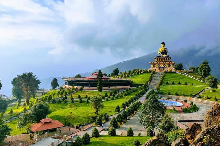 Sikkim Supreme Tour. image