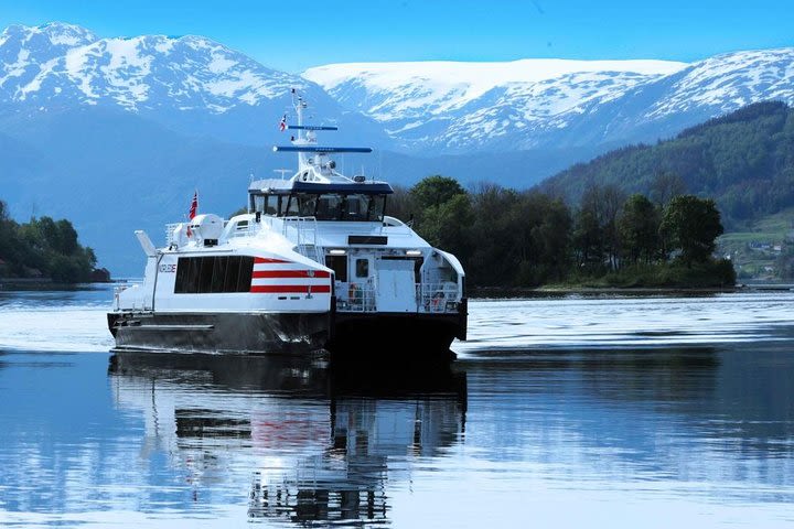 Self-guided day tour to Flåm - incl Sognefjord Express Cruise and Flam Railway  image