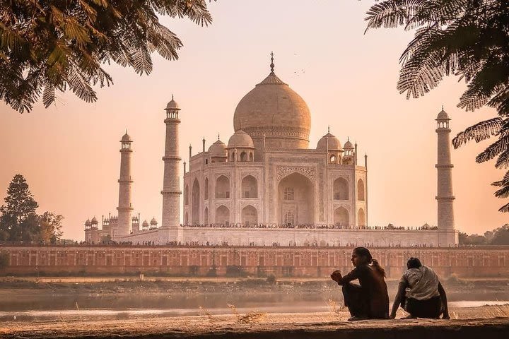 Private 2-Day Agra Overnight Taj Mahal Tour from Delhi image