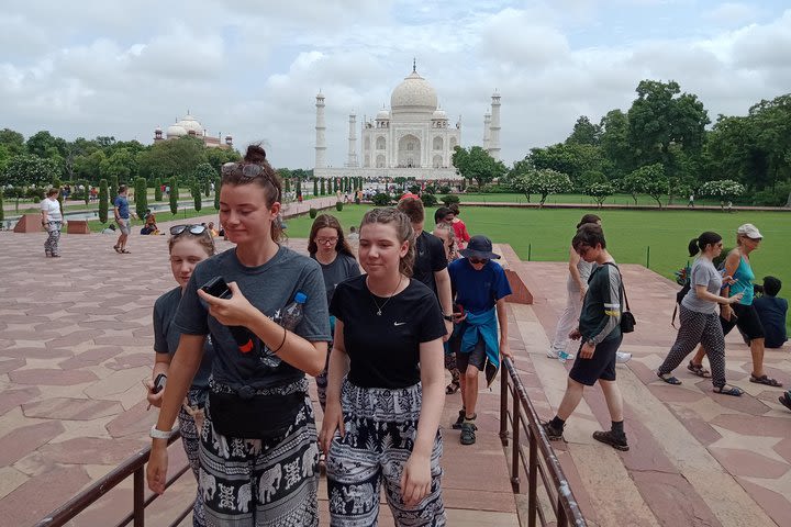 Private Day trip Delhi Agra & Taj Mahal by Fastest train Gatimaan with lunch image