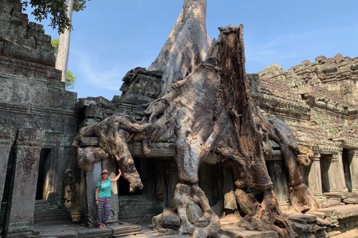 Angkor Wat Full-Day Tour with Sunset at Phnom Bakheng image