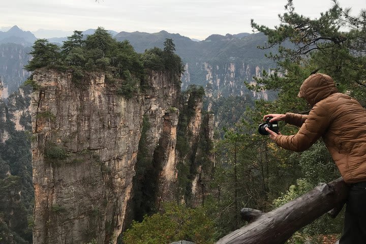 4 Days Zhangjiajie National Forest Park Hiking Tour(5-Star Hotel) image