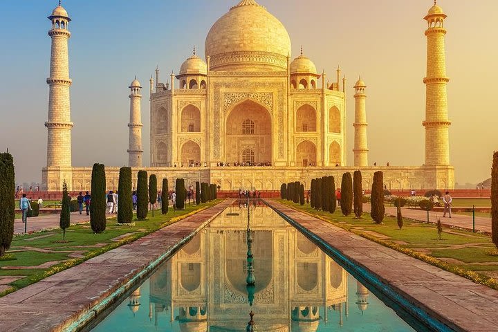 Sunrise Taj Mahal Tour by Car image