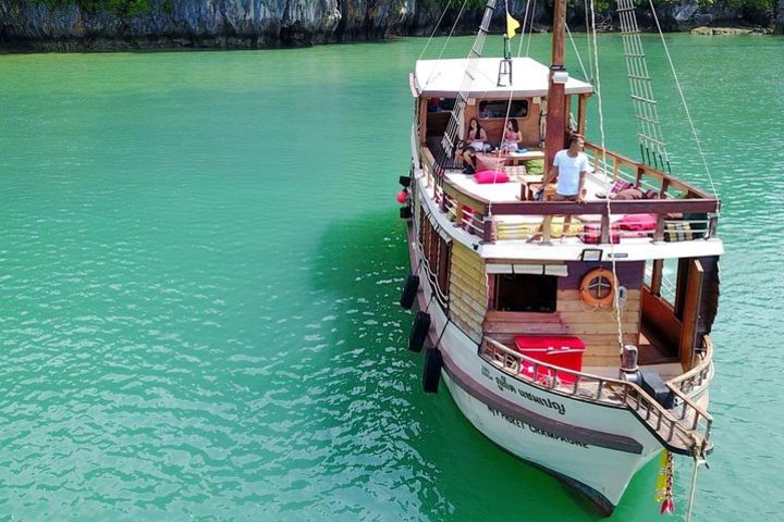 Relaxing Boat Tour With Snorkeling Away From The Crowd in Phuket image