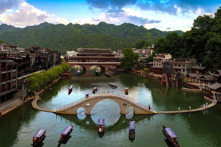 2 Days Relax Tour to Fenghuang Ancient Town from Zhangjiajie image
