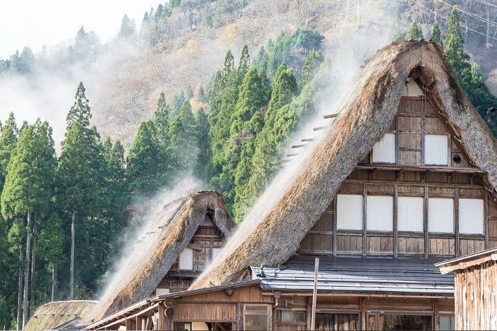 Kanazawa ⇒ Takayama (one way) Including Shirakawago (Private Tour) image