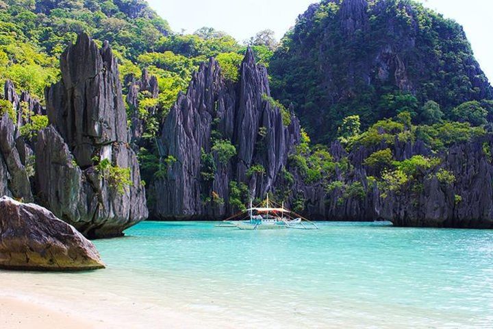 Private Underground River Day Tour with Lunch from El Nido image