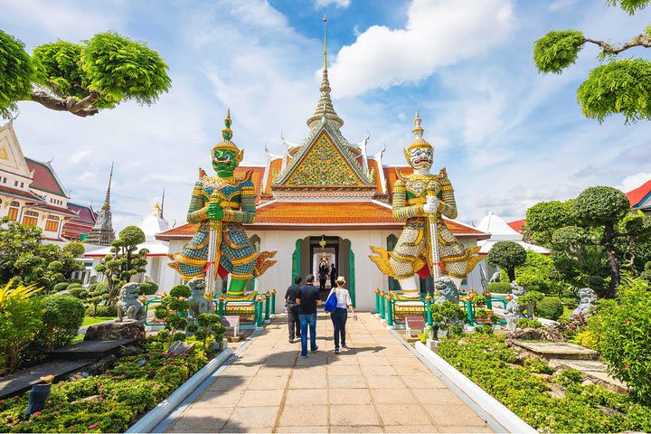 Small-Group Bangkok Temples Tour at Wat Arun, Wat Phoa and Wat Saket image