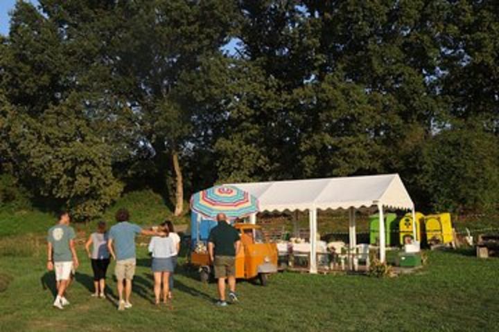  Beekeeping Farm Tour and Tasting Experience in Lazise image