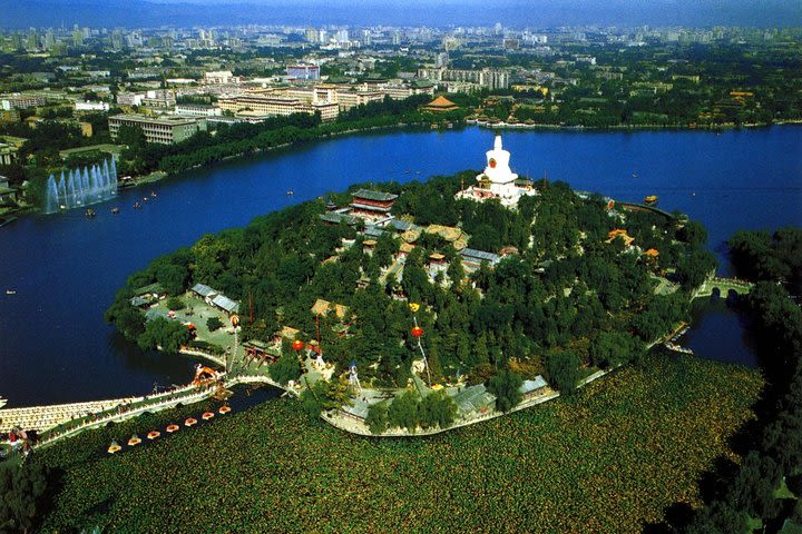 Private Beijing Jingshan Hill, Beihai, and Hutongs with Imperial Lunch/Dinner image