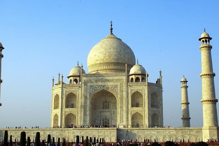 Same Day Taj Mahal Tour by Gatimaan Express Train image