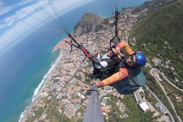 Fly paragliding image