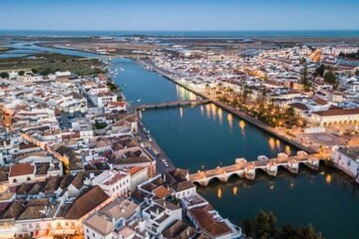 Shared Arrival Transfer: Faro Airport to Algarve Hotels image