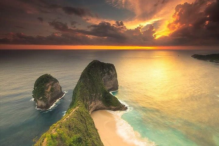 Instagram Tour in Bali Nusa Penida West Trip : The Most Beautiful Beach Sport  image