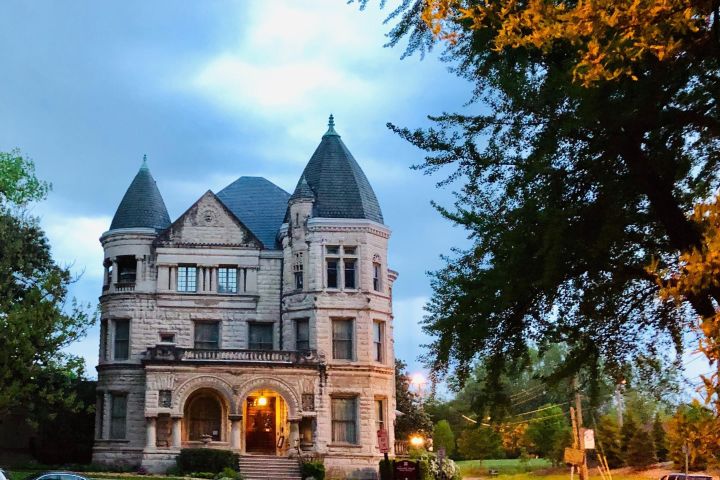 Haunted Old Louisville Private Tour image