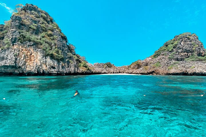 Koh Rok and Koh Ha Private Boat Tour image