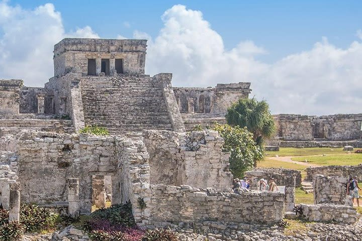 Tulum and Caverns image