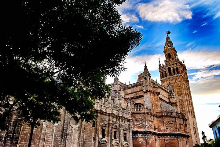 Sevilla Half-Day Tour with Alcazar & Cathedral (Skip-the-line) image