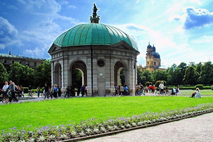 Private 3-hour city tour of Munich with driver/guide with Hotel pick up image