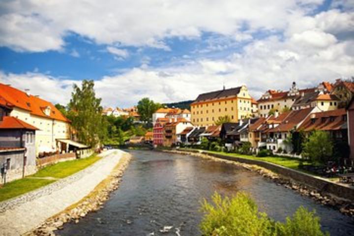 Private tour:Fairytale city that has been frozen in time image