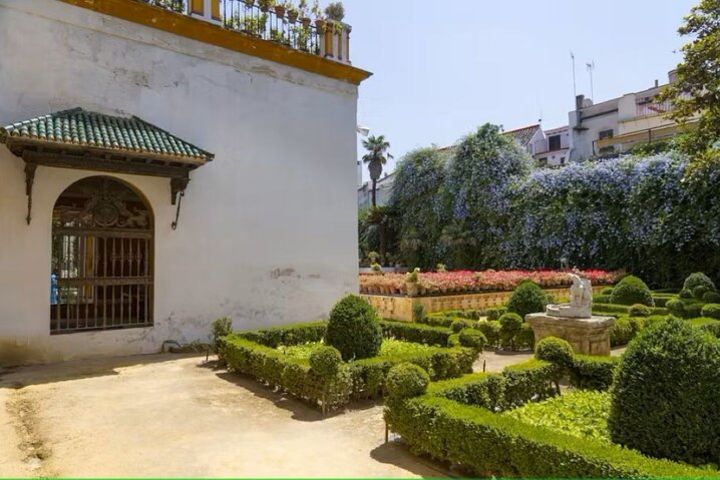 Seville Aristocratic Mansions and Gardens Experience image