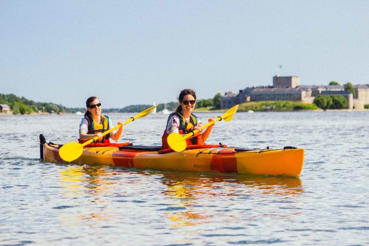 Stockholm: Archipelago Islands Kayak Tour and Outdoor Picnic image