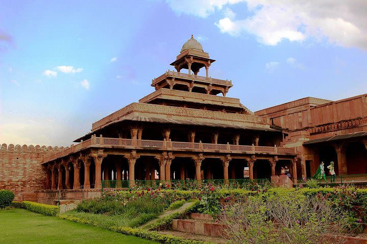 Full Day Agra Tour by Car with Fatehpur-Sikri image