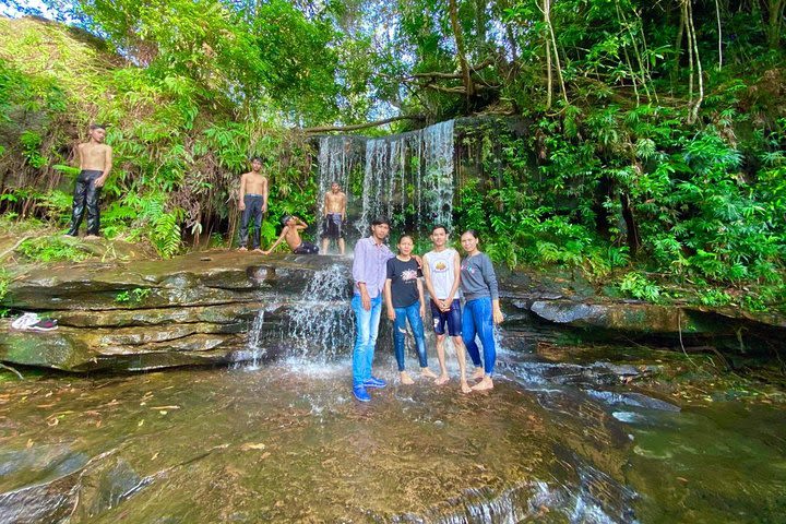 Phnom Kulen Tour,Waterfalls,1000 Linga River,Reclining Buddha and Tonle Sap Lake image