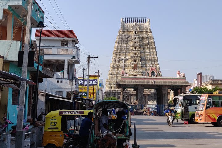 Silk trail to Kanchipuram from Chennai by Wonder tours image