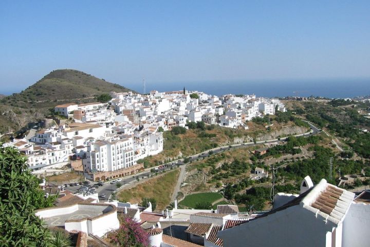 Frigiliana and Nerja Day Trip image