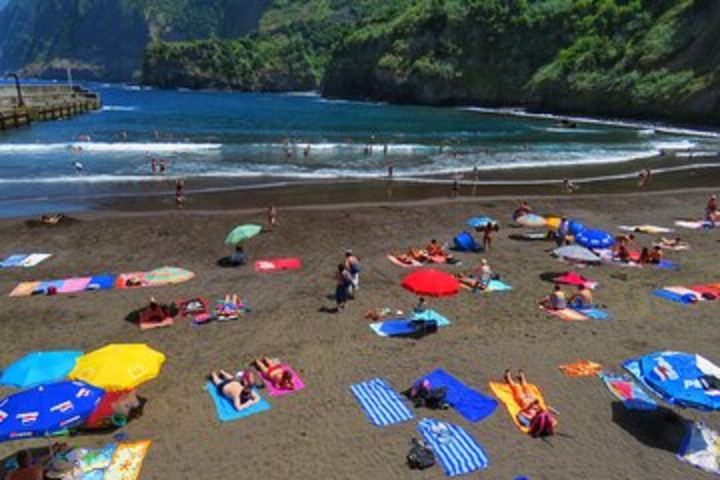 Shore Excursion - Northwest Terraces and Volcanic Pools 4x4 tour image