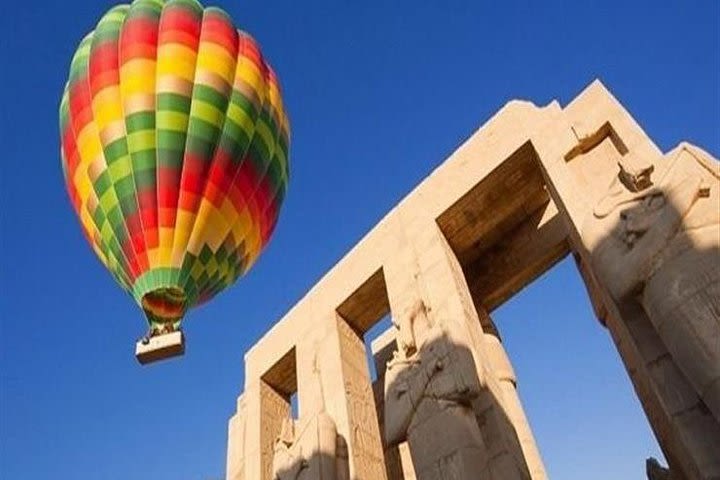 Best of Luxor Tours with Hot Air Balloon, 3 days includes hotel stay image