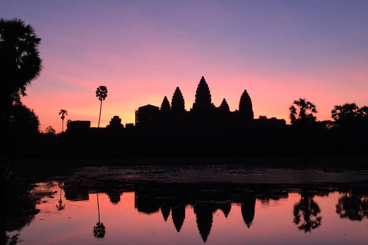 Private 2 days Angkor Sunrise Cruise tour image