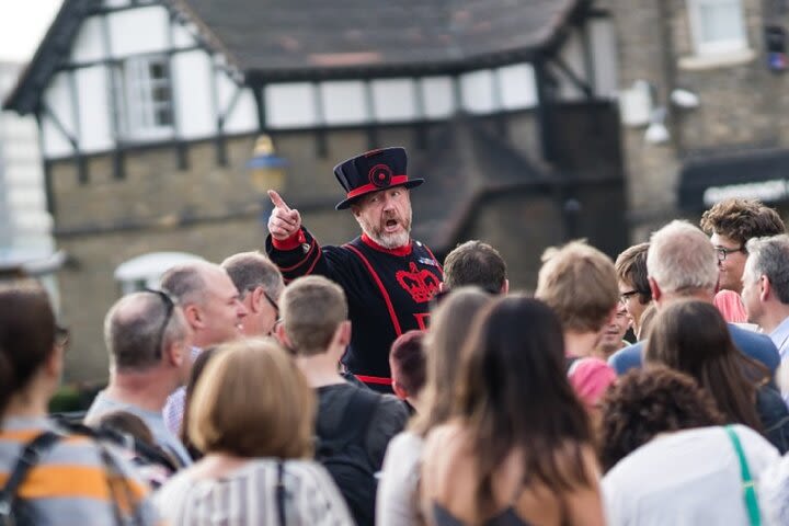 Early Entry Tower of London Tour with the Beefeaters image