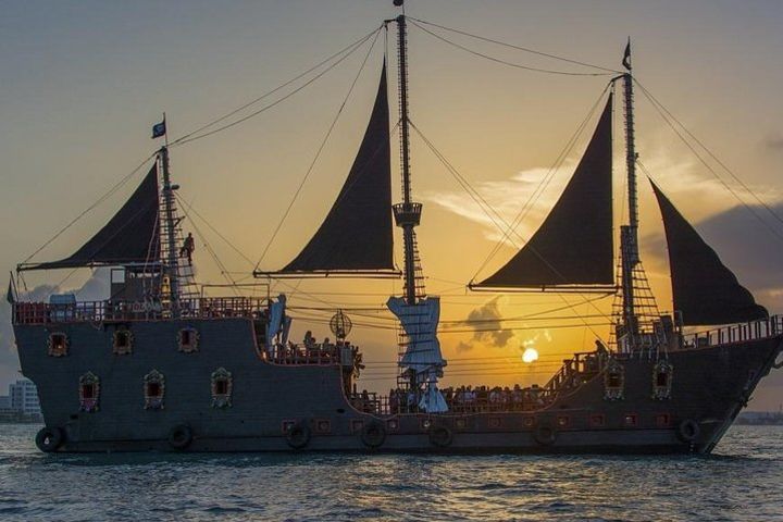 Amazing Pirate Ship With Dinner & Pirate music band image