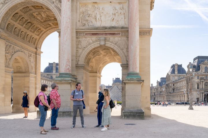 Louvre Museum Skip the Line Must-Sees Guided Tour image