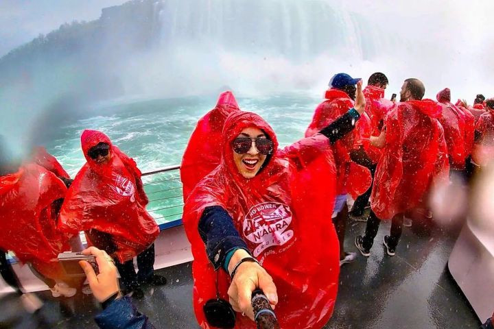 Explore Niagara: U.S. & Canadian Falls in One Day  image