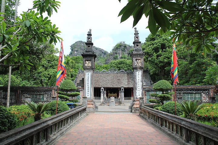 Best selling - Luxury Ninh Binh - Hoa Lu - Trang An - Mua Cave Day Tour image