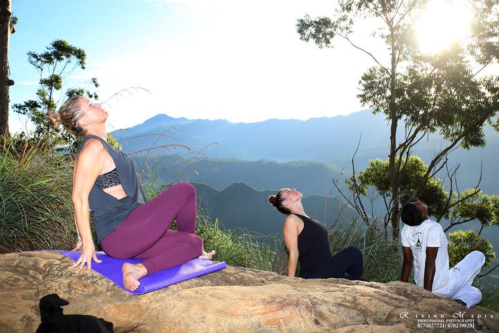 Yoga top of Ella Rock and Little Adams peack  image