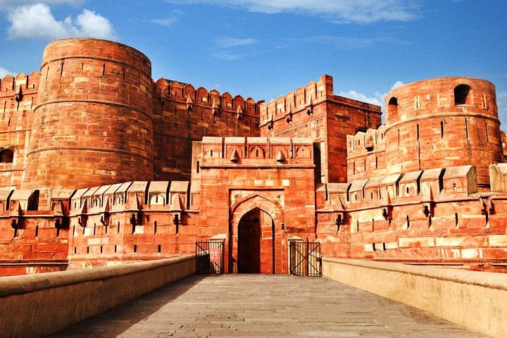 Full-Day City Tour of Agra visit The Taj Mahal, Agra Fort & Fatehpur Sikri image