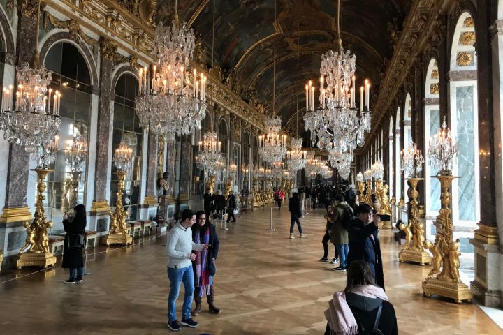 Versailles Palace & Marie-Antoinette's Estate Private Guided Tour image