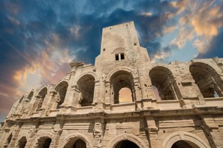 Full Day Roman and Medieval Provencal Heritage Walking Tour from Avignon image