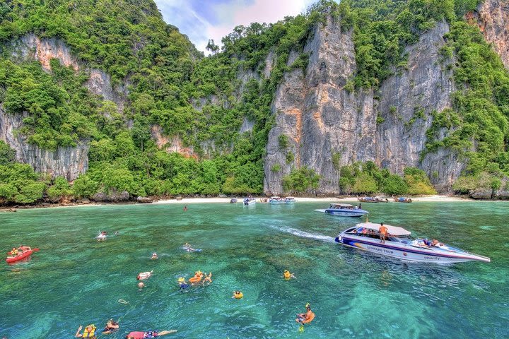 Half-Day Phi Phi Island Deluxe Tour from Phuket image