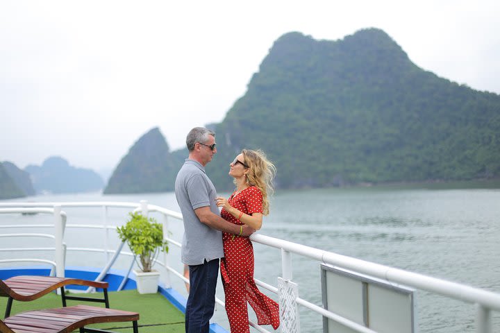 Cruise and Explore Halong and Lan Ha Bay image