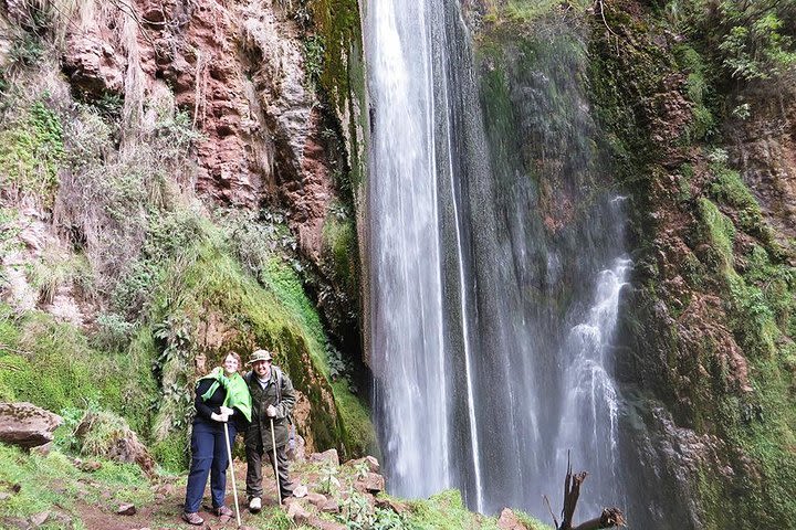 Trek to Perolniyoc Waterfalls image