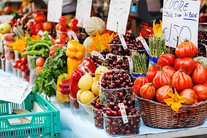 Small Group Market tour and Dining Experience at a Cesarina's home in Bari  image