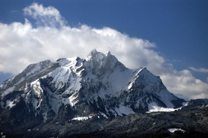 2-Day Winter Tour from Zurich: Mt Pilatus and Mt Titlis image