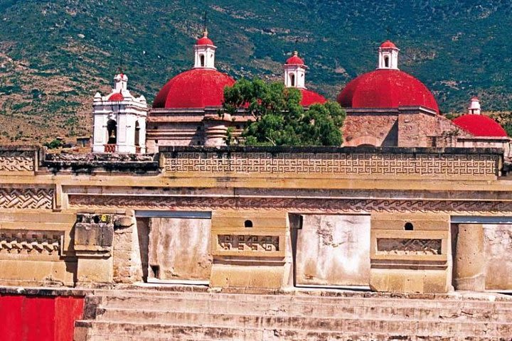 Private Family Tour including Mitla, Mezcal Factory and Natural Colored Rugs image